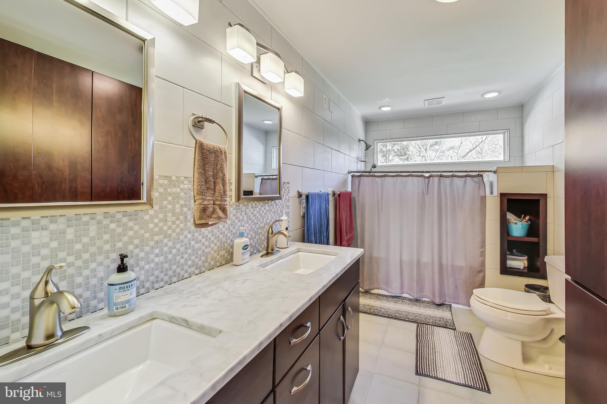 1645 ISABELLA COURT