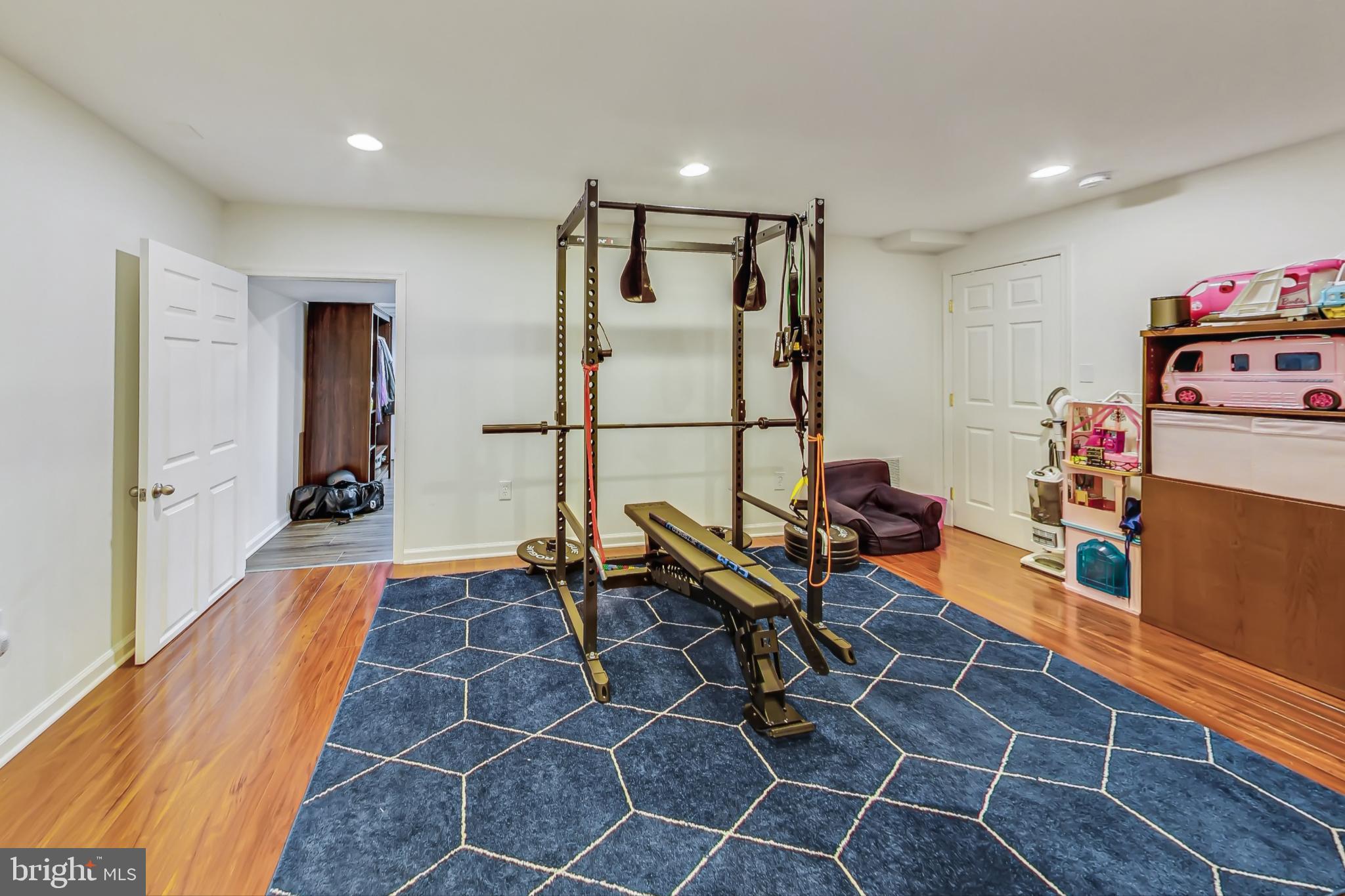 1645 ISABELLA COURT