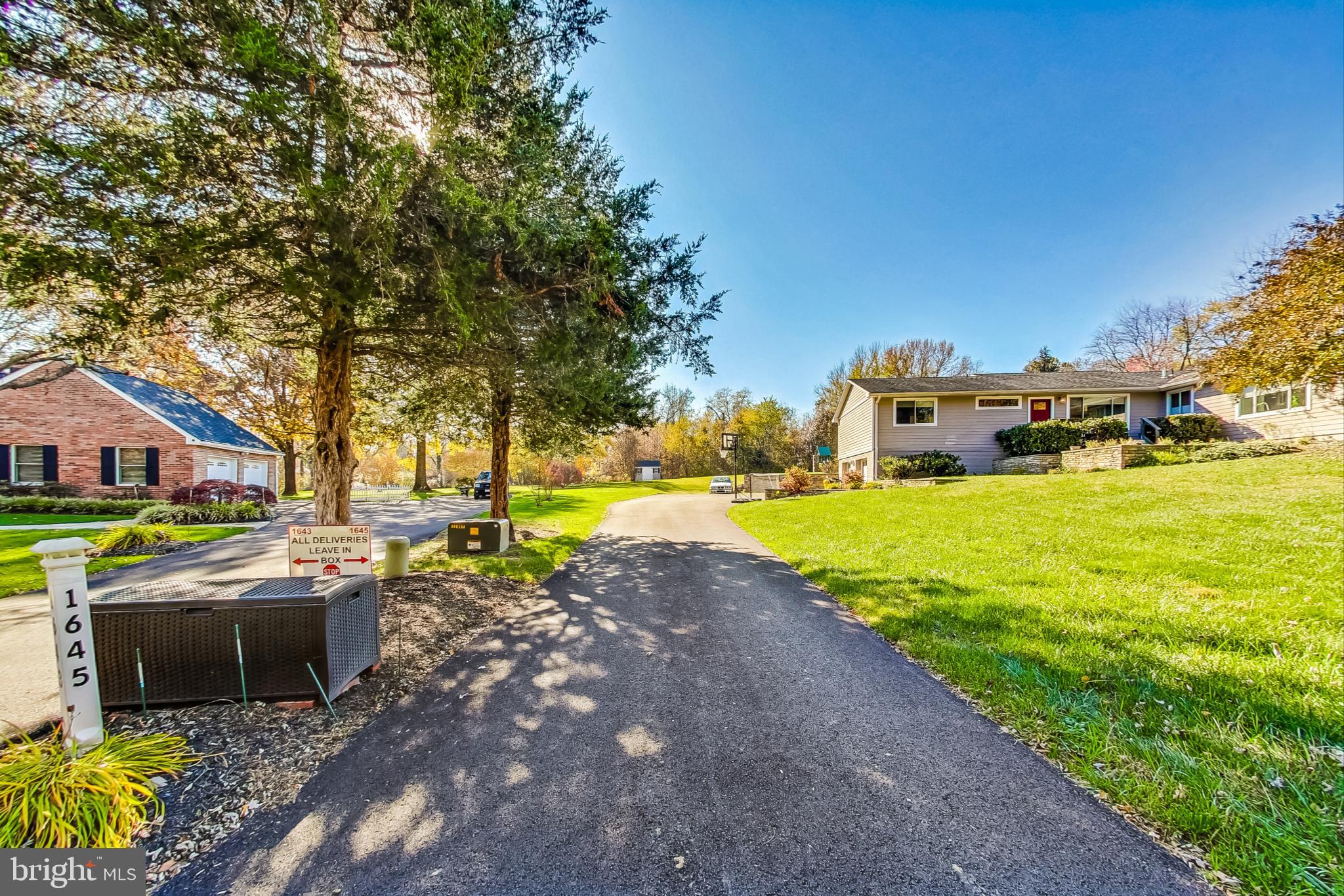 1645 ISABELLA COURT