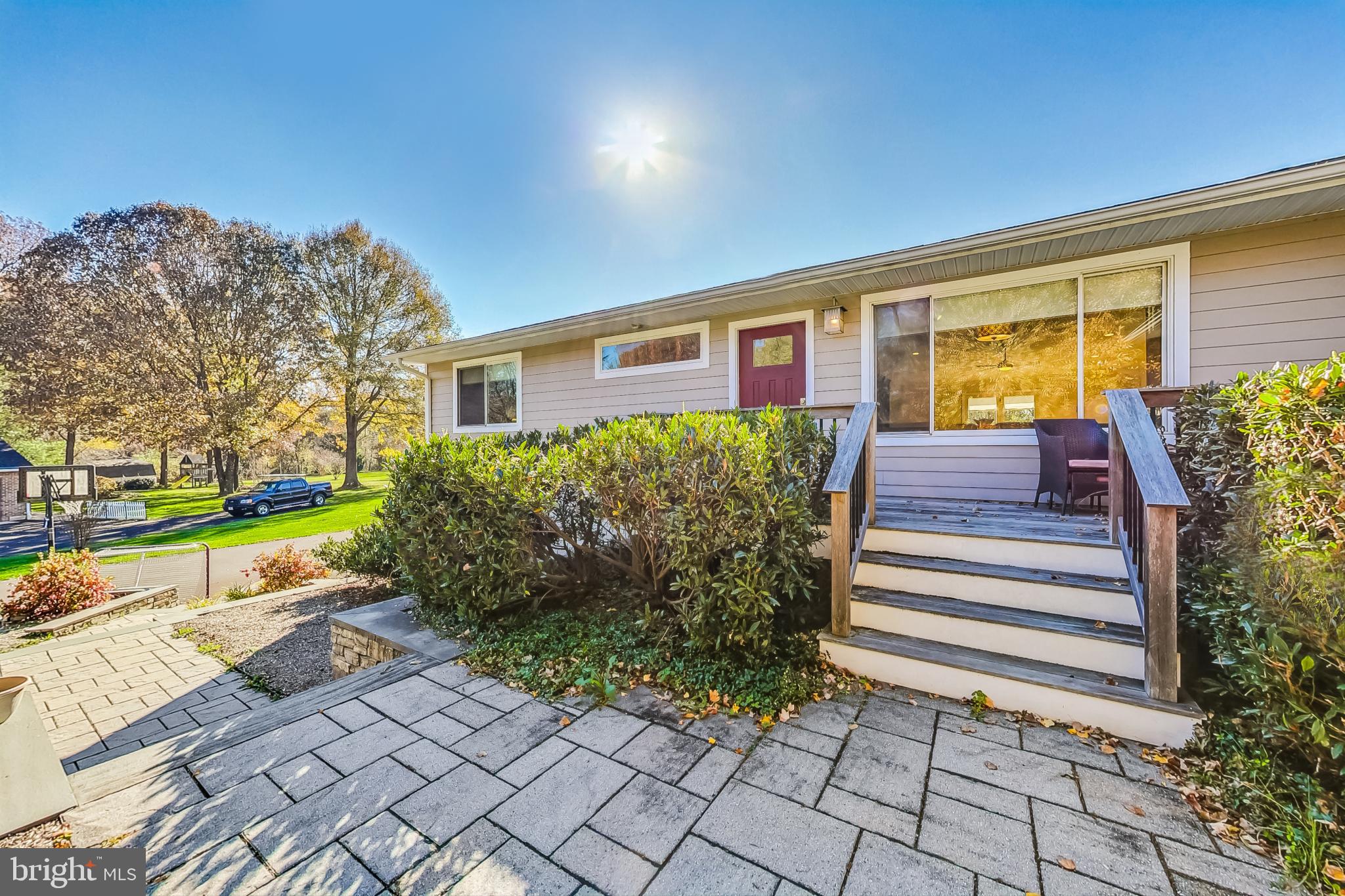 1645 ISABELLA COURT