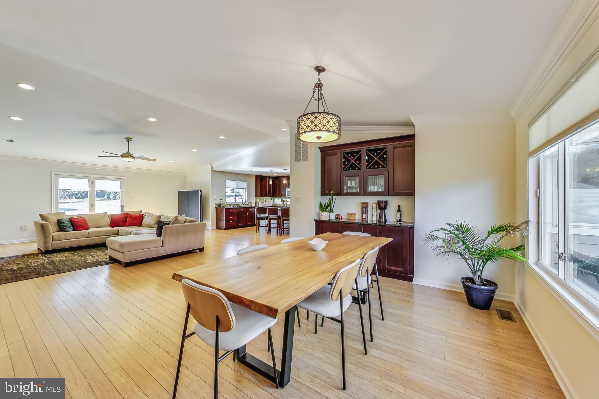 1645 ISABELLA COURT