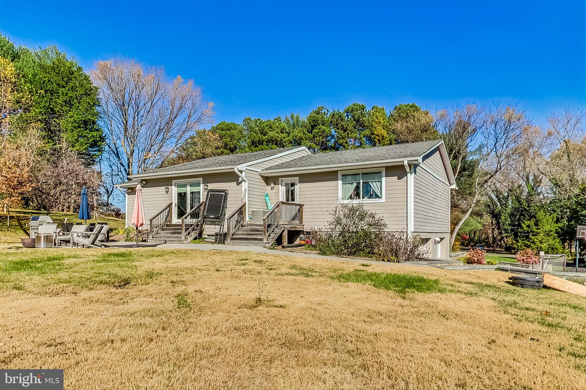 1645 ISABELLA COURT