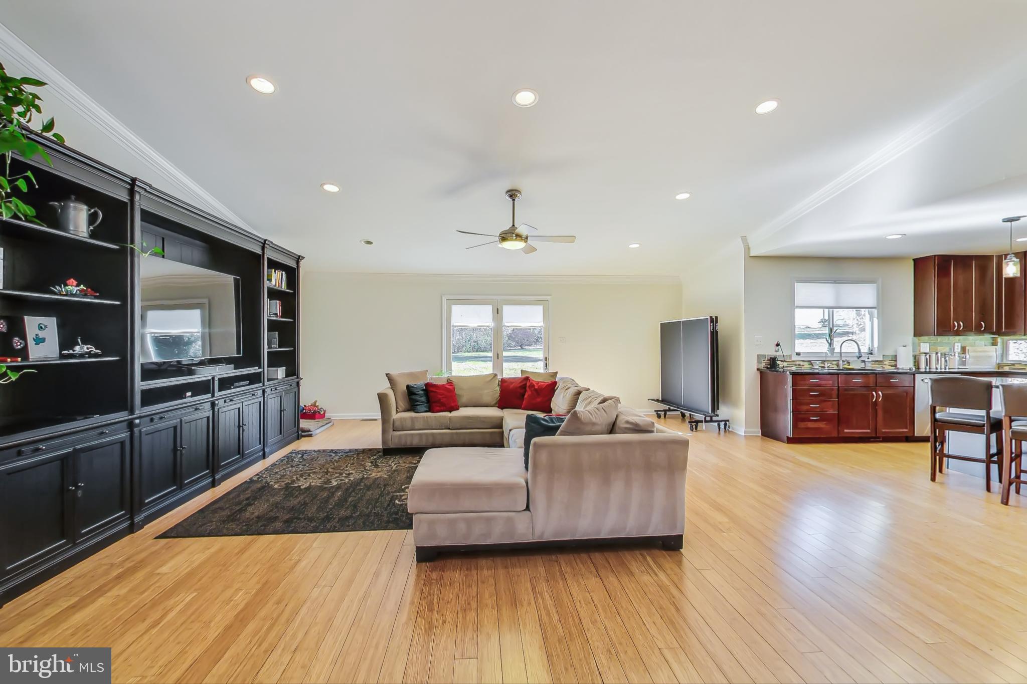 1645 ISABELLA COURT