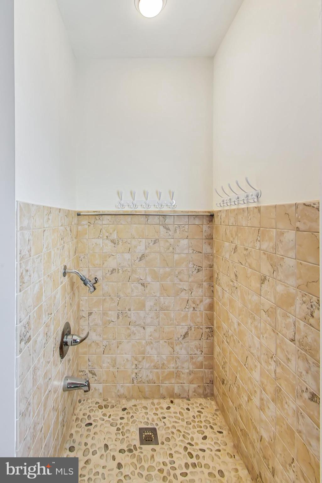 1645 ISABELLA COURT