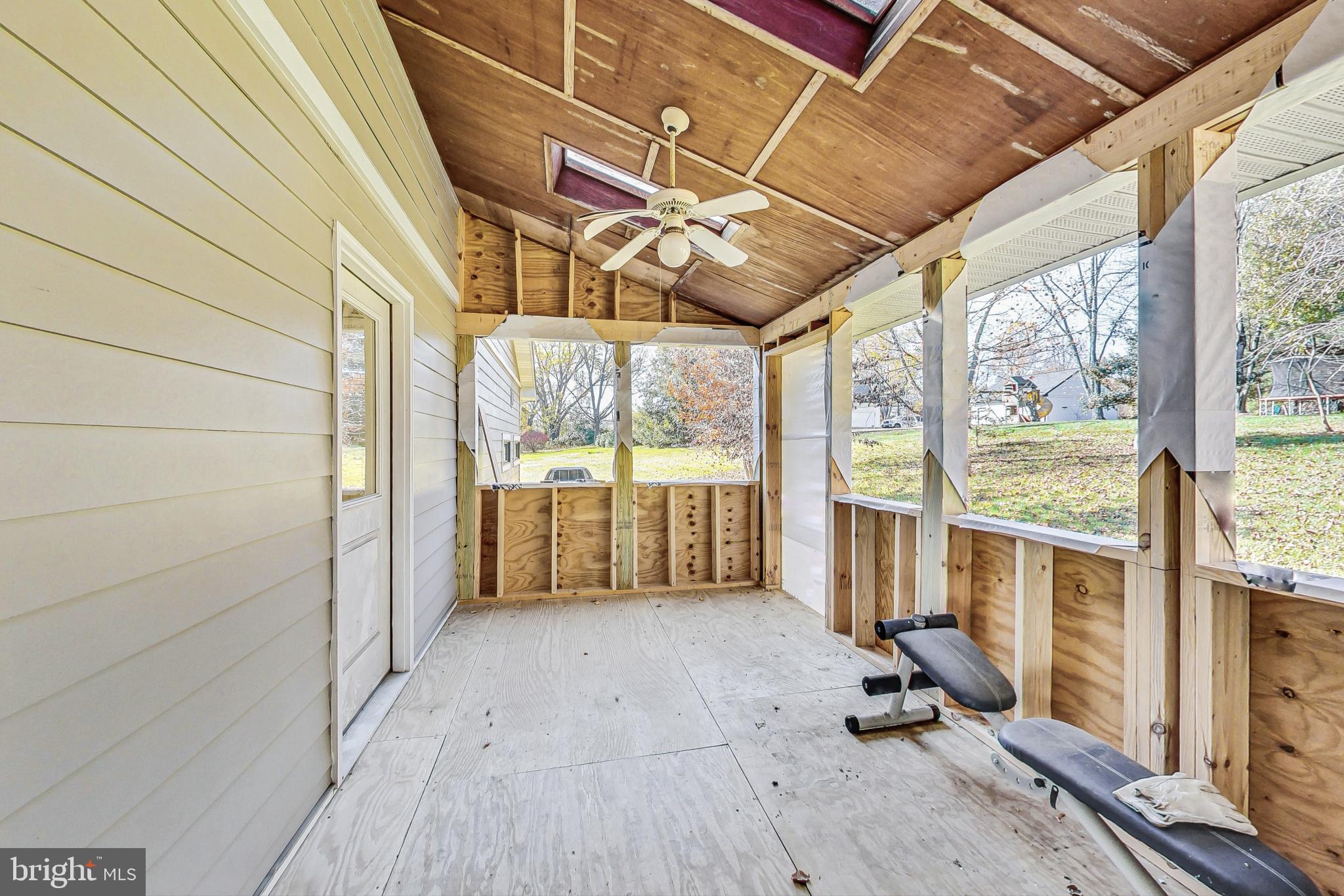 1645 ISABELLA COURT