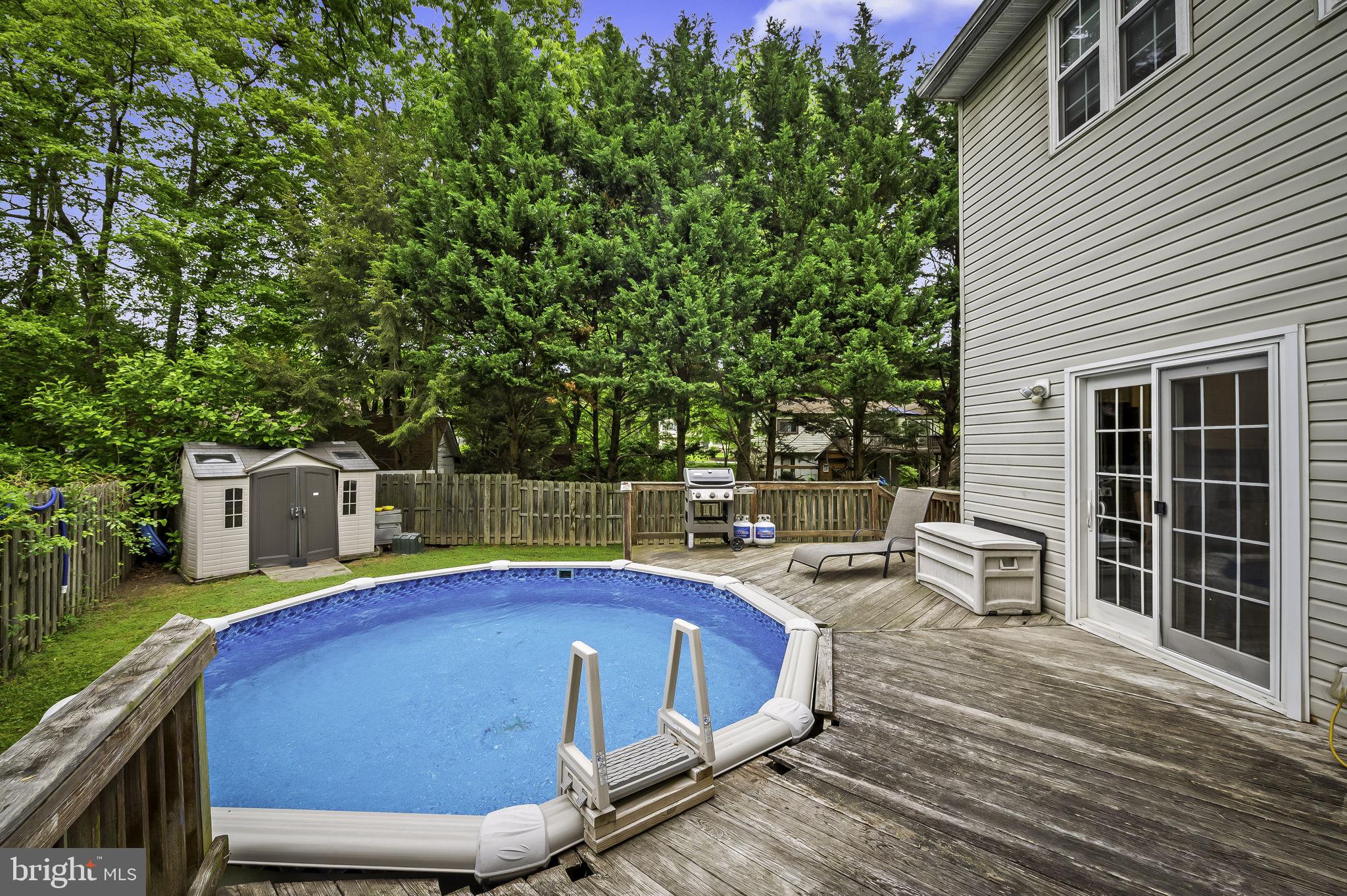 916 FOREST ROAD