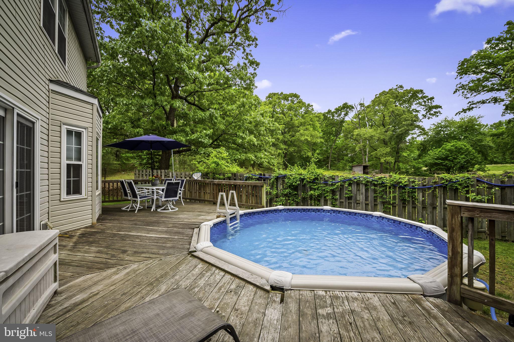 916 FOREST ROAD