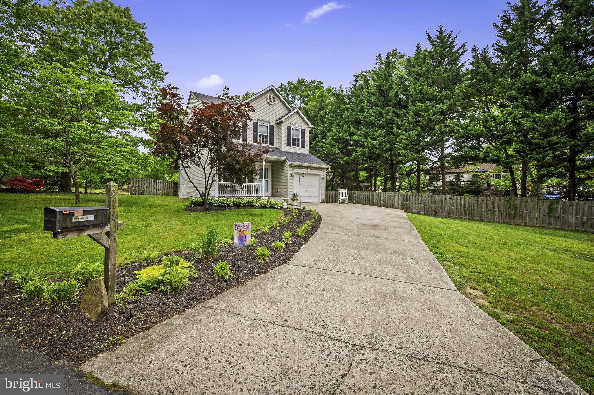 916 FOREST ROAD