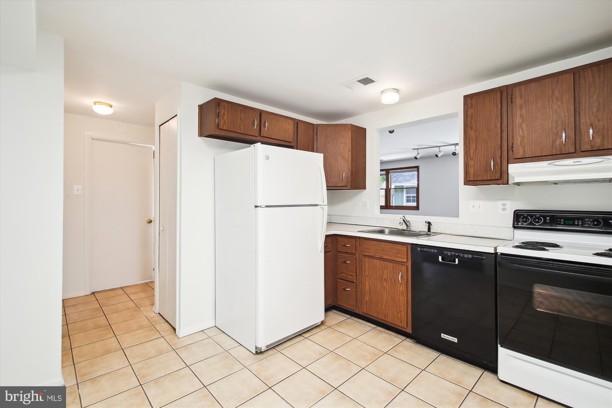 1312 HALLOCK DRIVE