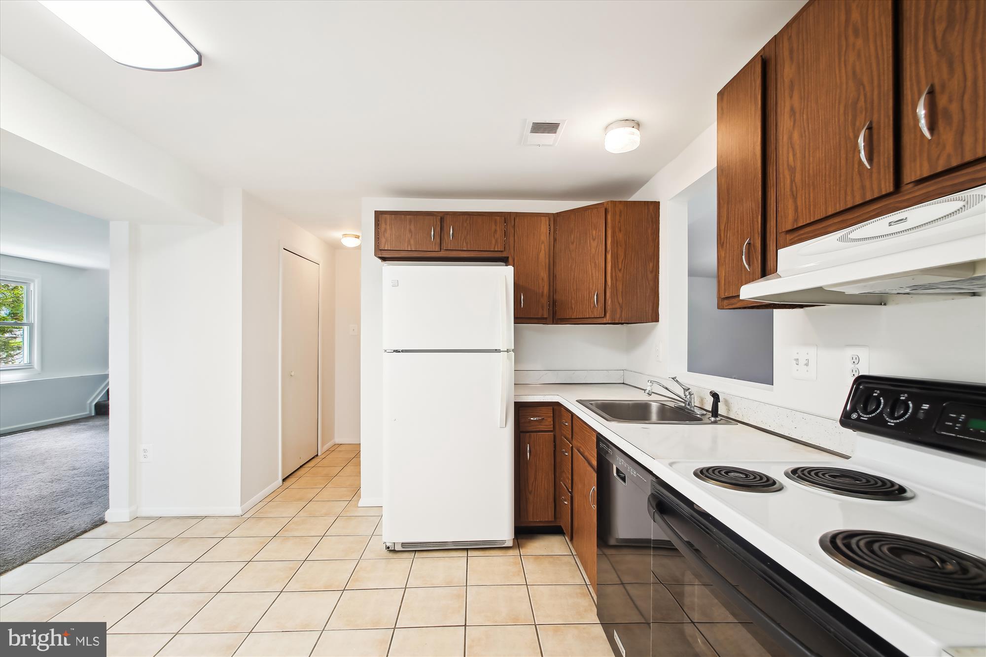 1312 HALLOCK DRIVE