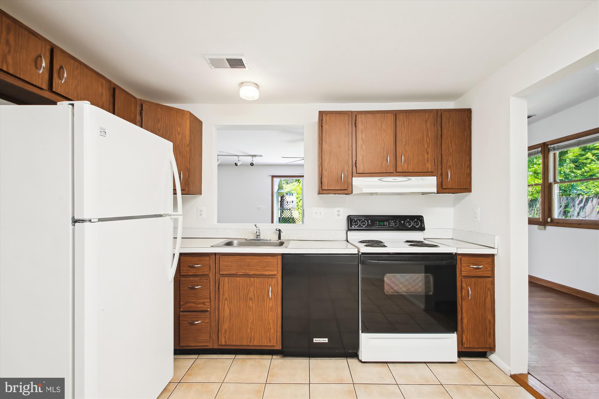 1312 HALLOCK DRIVE