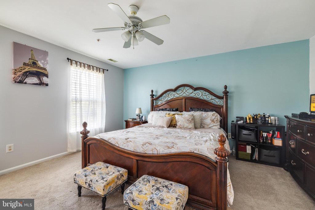 1804 GOLDSBOROUGH LANE