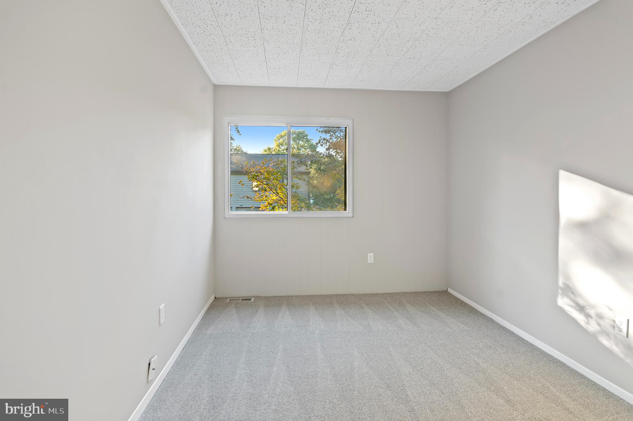 1052 CEDAR RIDGE COURT