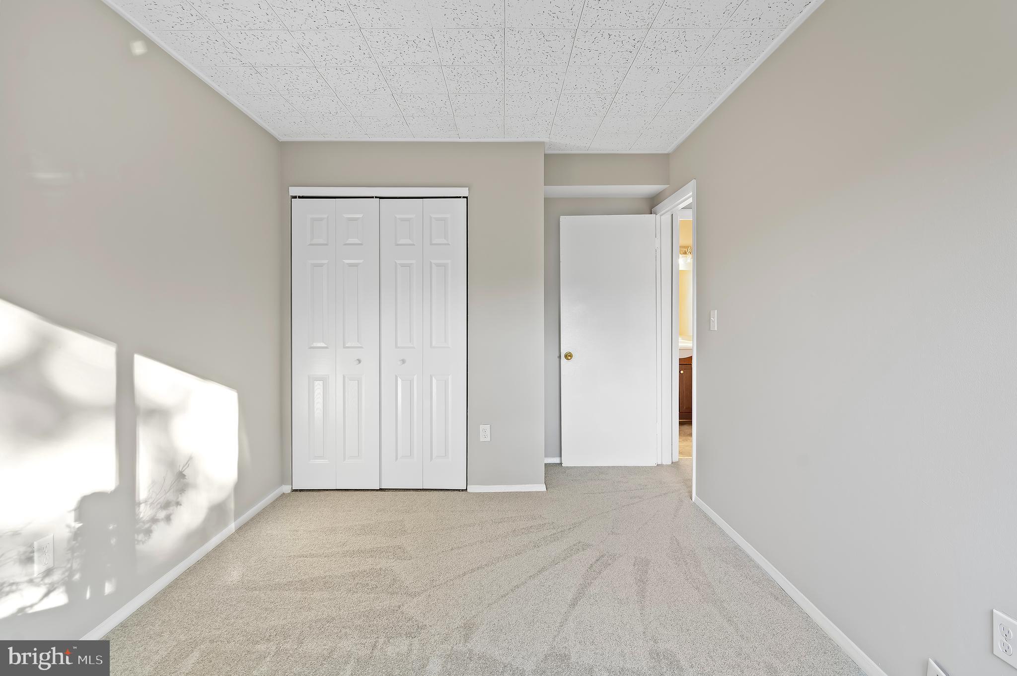 1052 CEDAR RIDGE COURT
