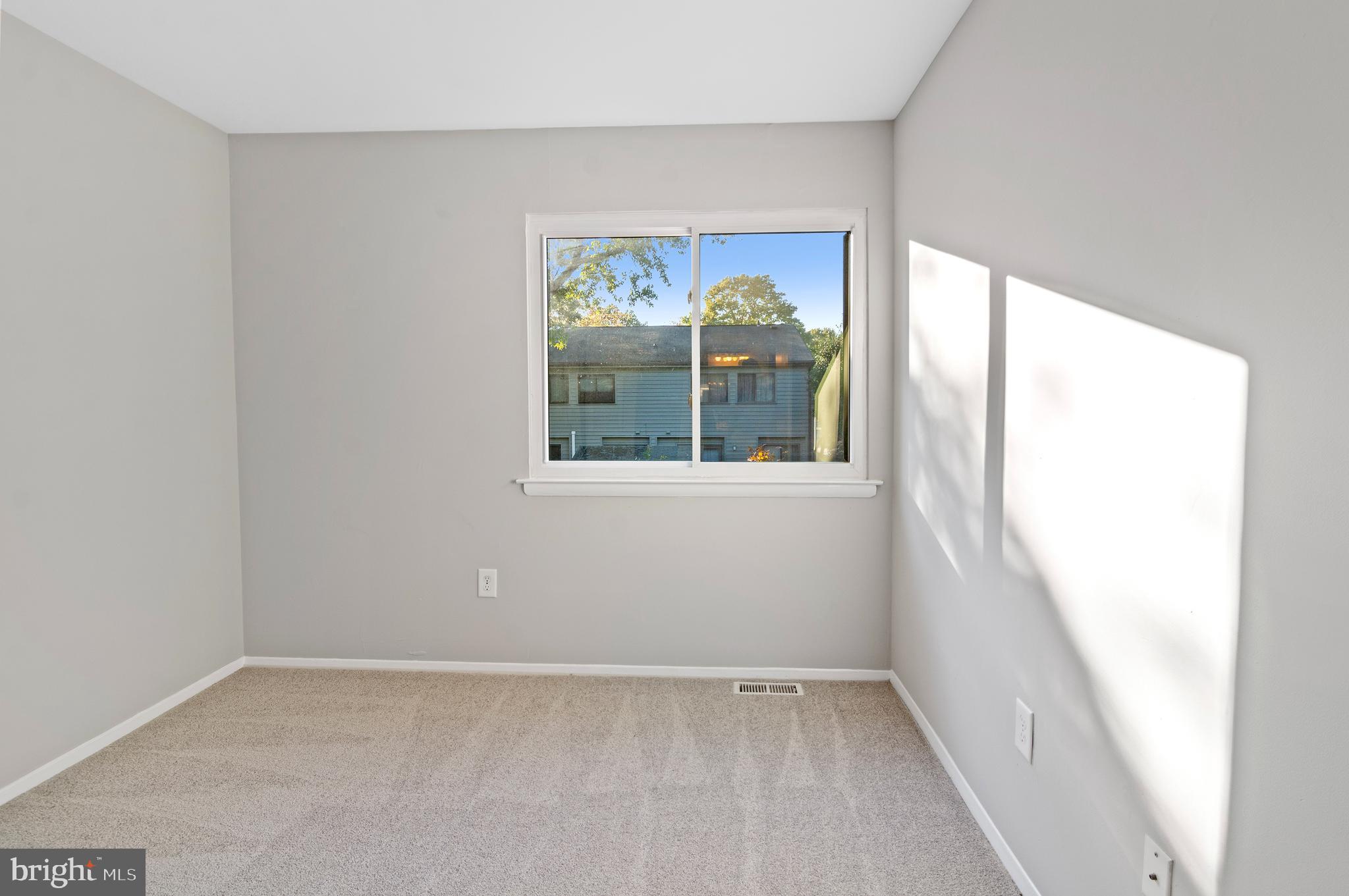 1052 CEDAR RIDGE COURT