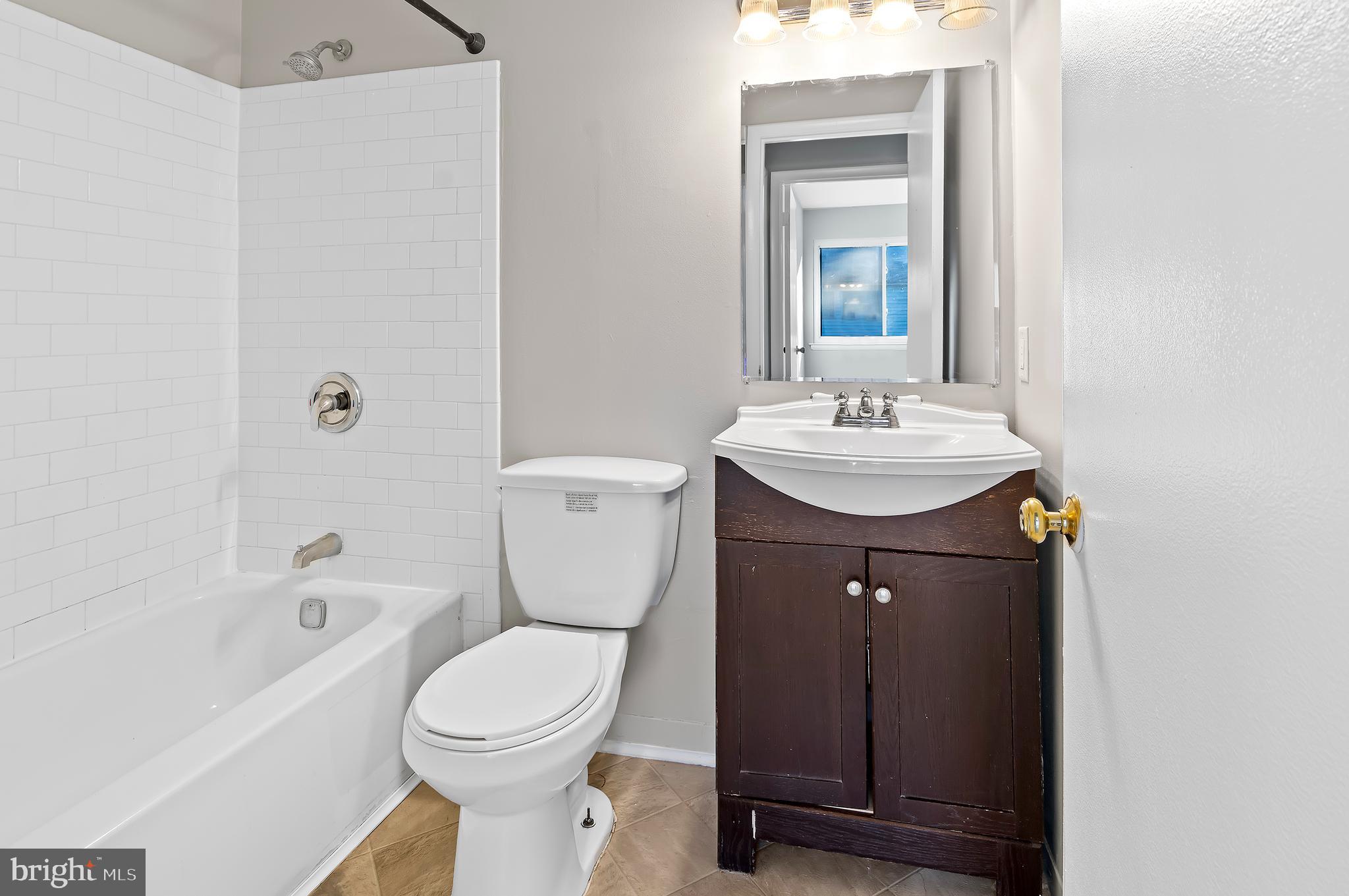 1052 CEDAR RIDGE COURT