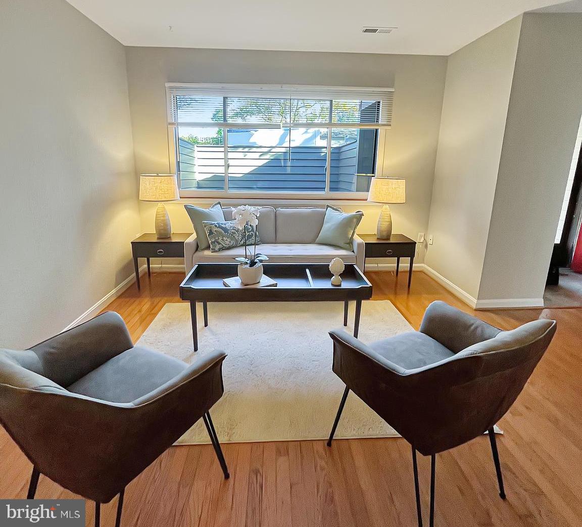 1052 CEDAR RIDGE COURT