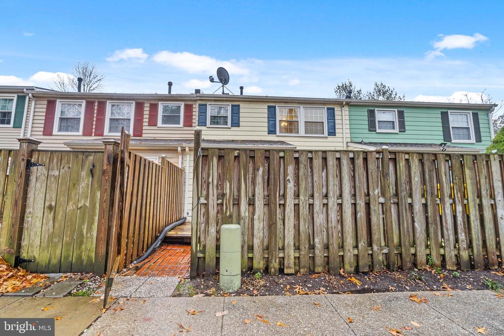 1715 GAFFNEY COURT