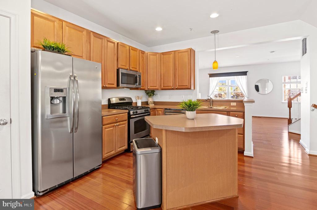 7224 MOCKINGBIRD CIRCLE