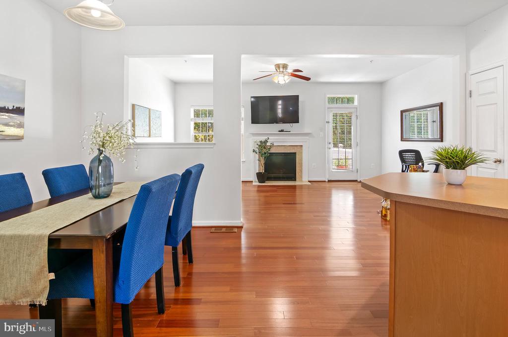 7224 MOCKINGBIRD CIRCLE