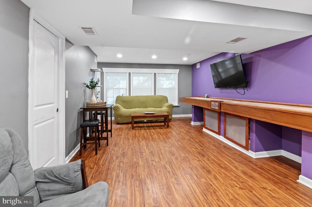 7224 MOCKINGBIRD CIRCLE