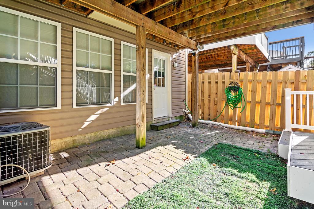 7224 MOCKINGBIRD CIRCLE