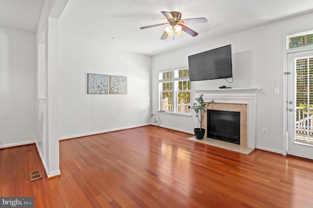 7224 MOCKINGBIRD CIRCLE