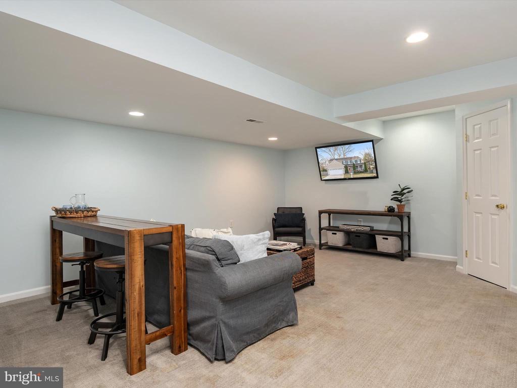 412 IDLEOAK COURT