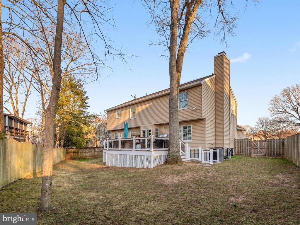 412 IDLEOAK COURT