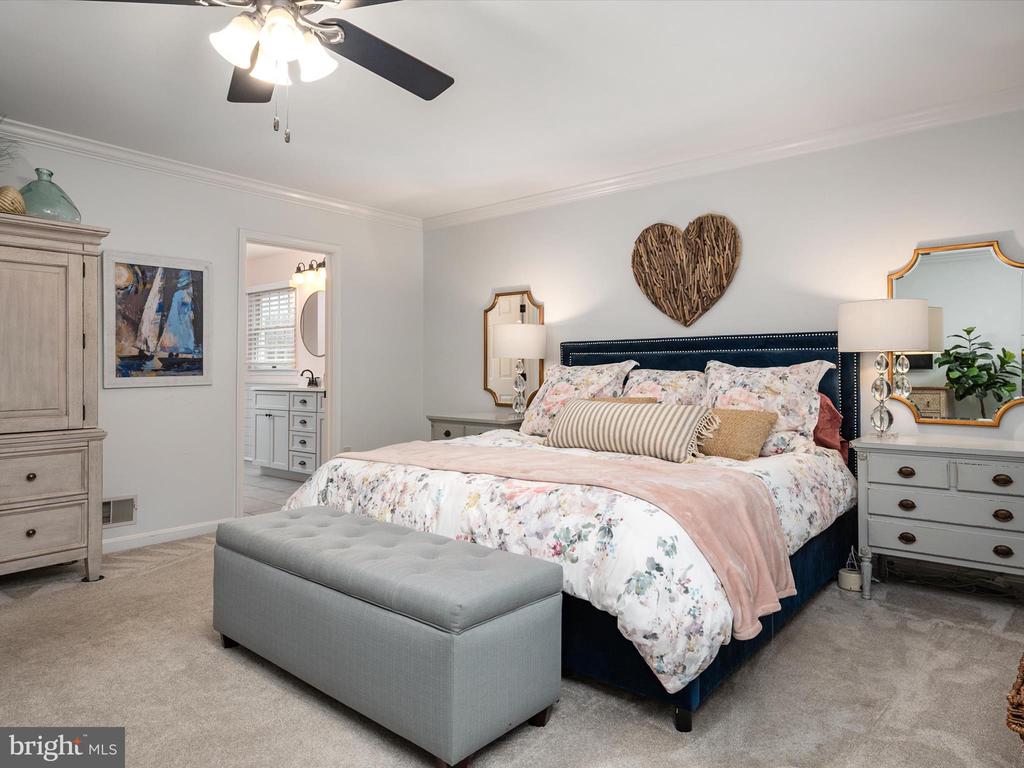 412 IDLEOAK COURT