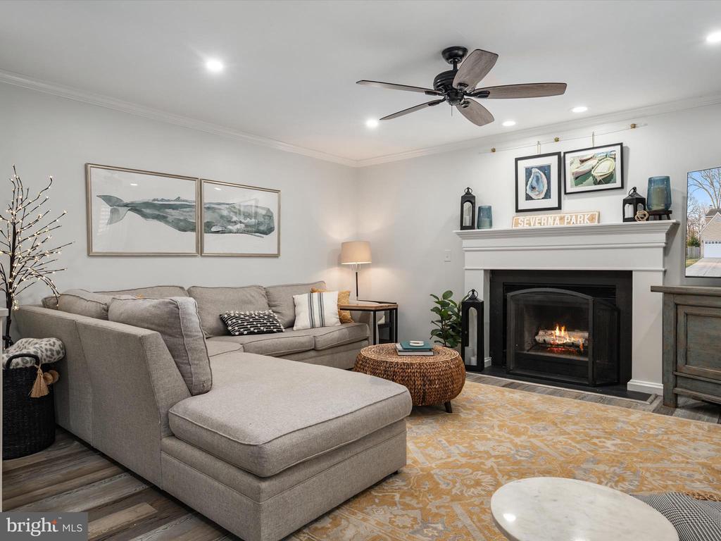 412 IDLEOAK COURT