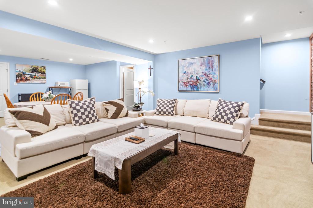 3058 SUNNY RIDGE DRIVE
