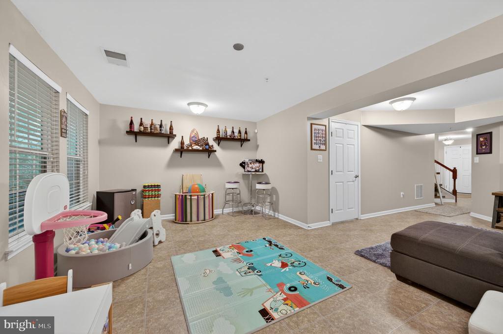 7286 STALLINGS DRIVE