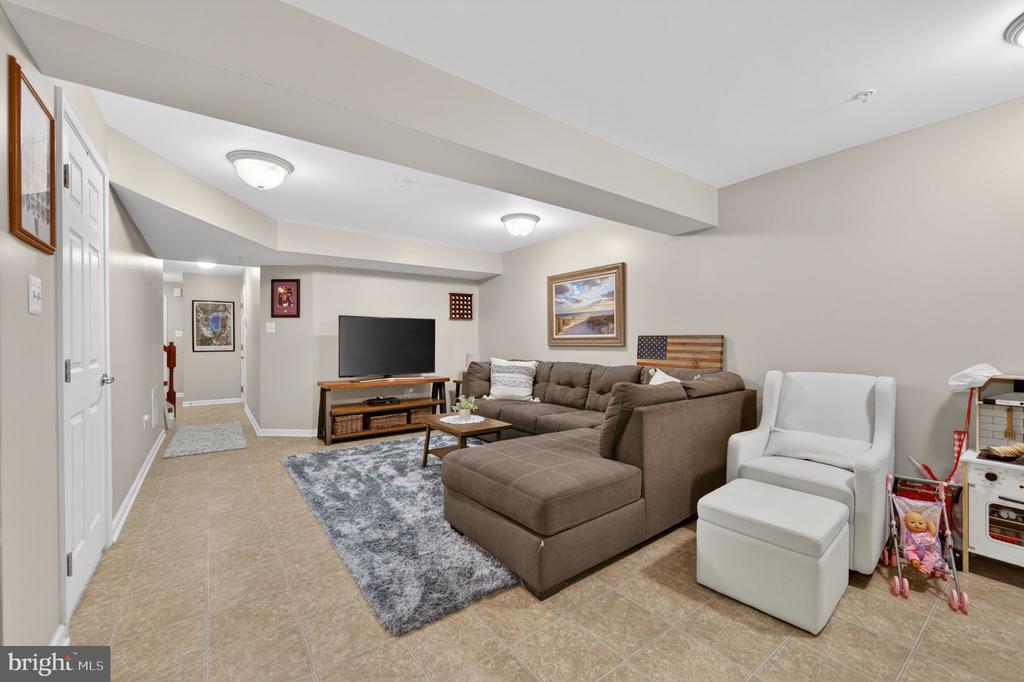 7286 STALLINGS DRIVE