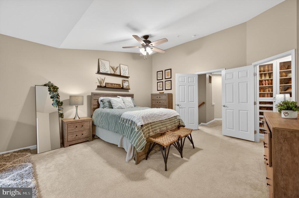 7286 STALLINGS DRIVE