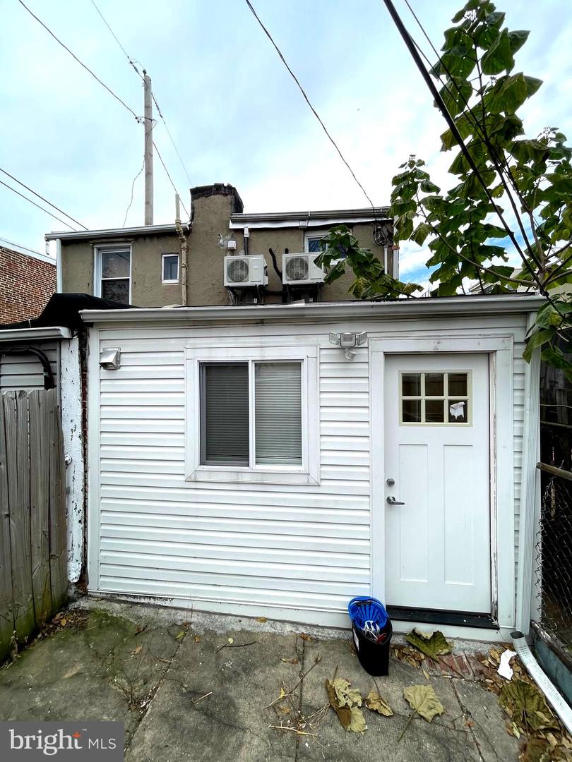1101 Sterrett St