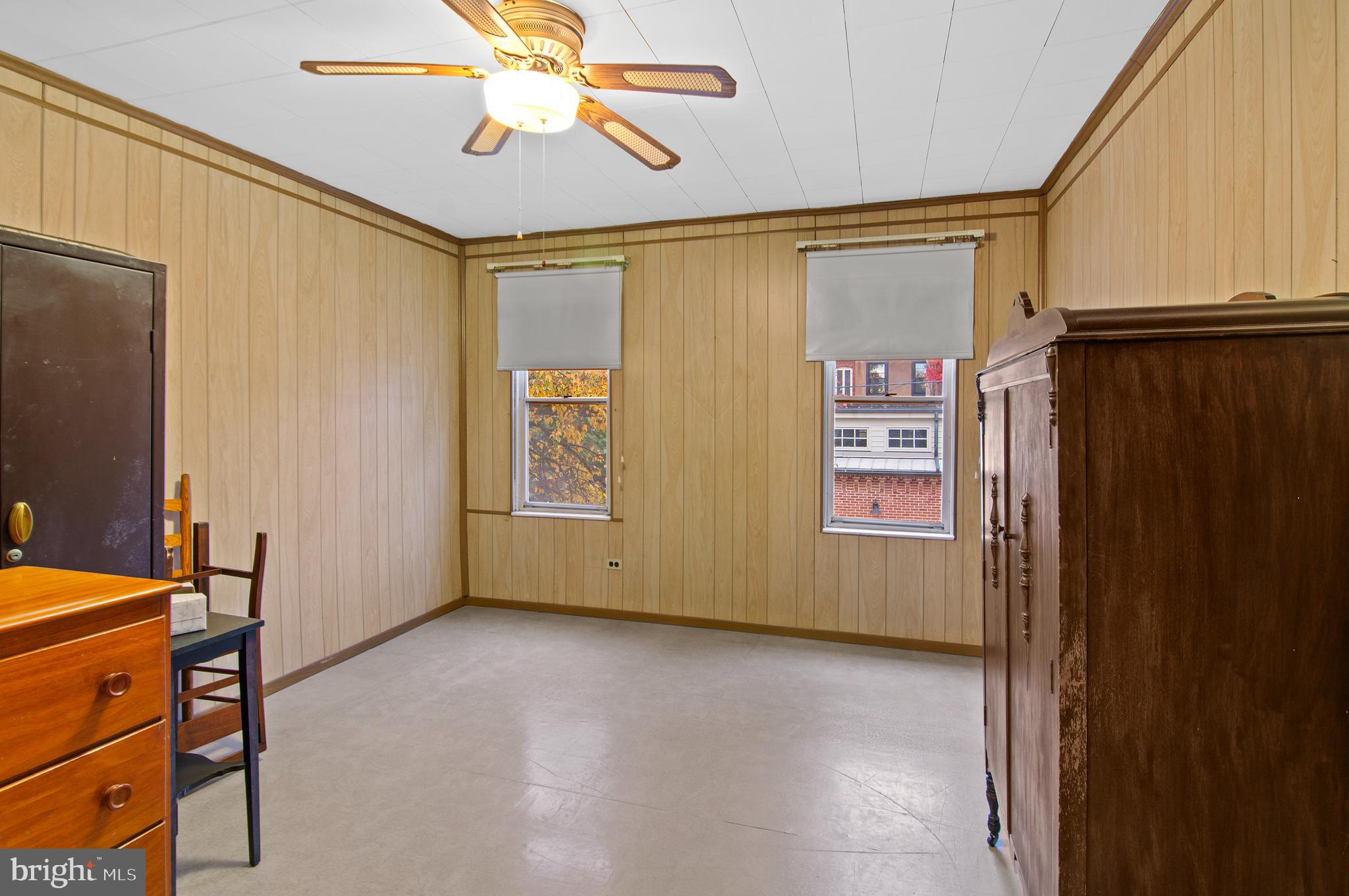 319 E HAMBURG STREET