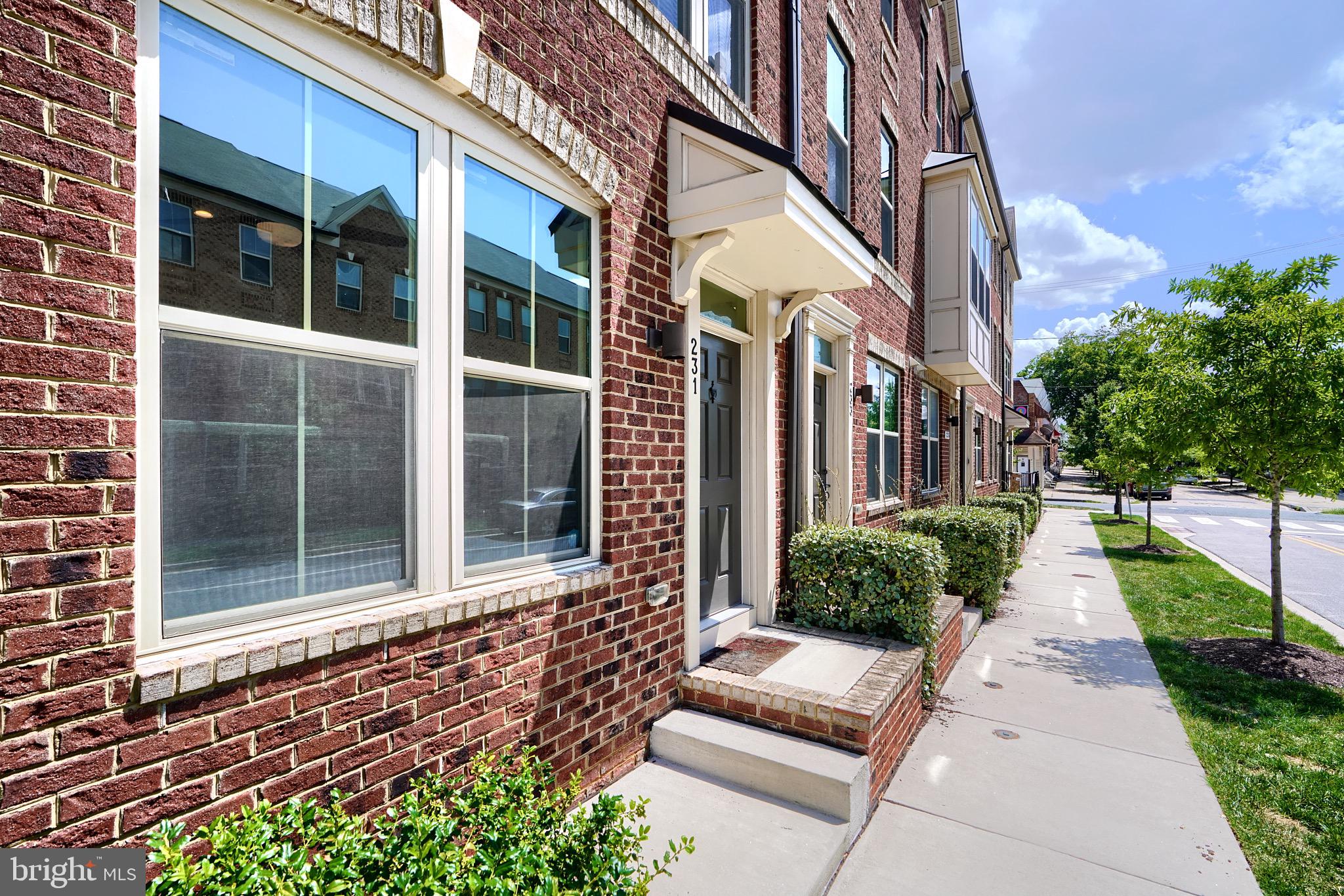 231 S MACON STREET