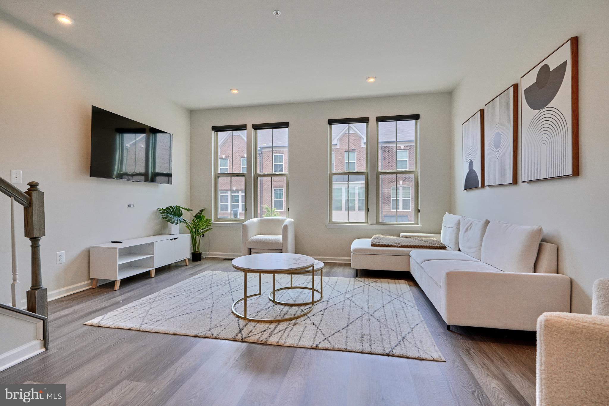 231 S MACON STREET