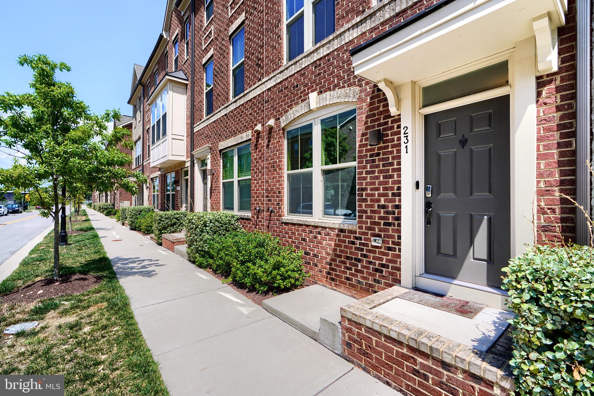 231 S MACON STREET