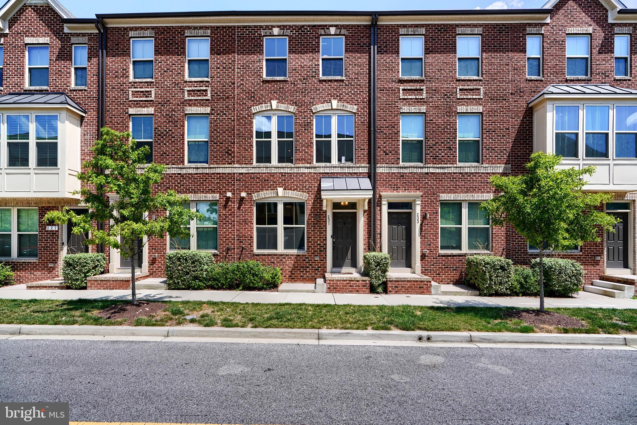 231 S MACON STREET