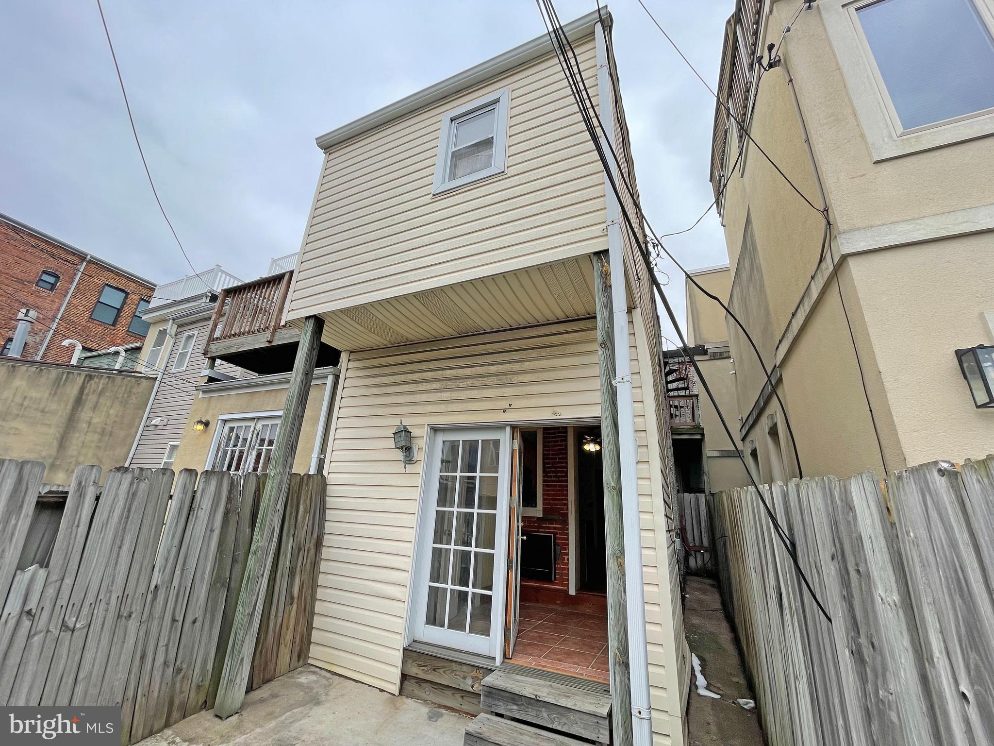 1108 S CLINTON STREET