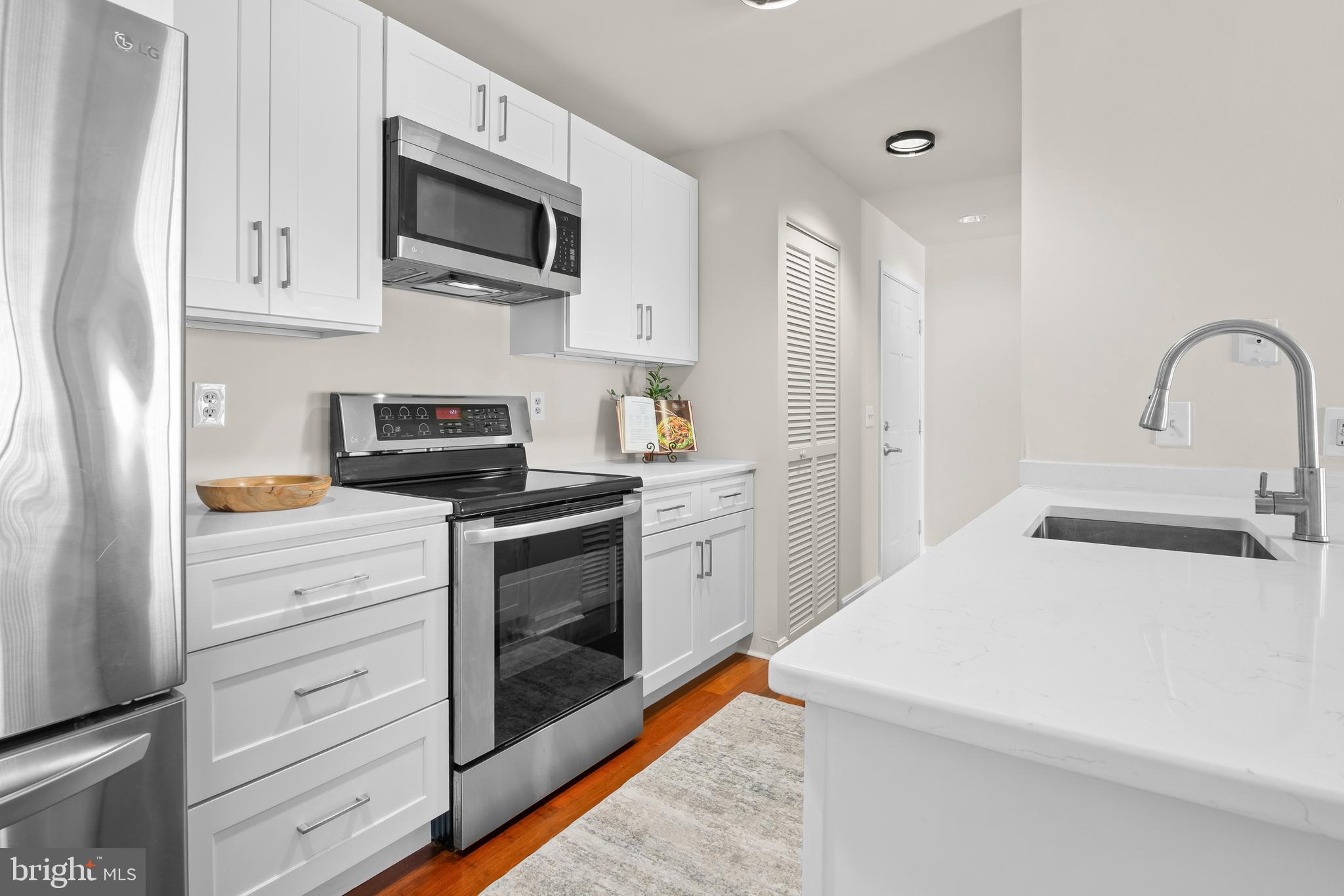 2702 LIGHTHOUSE POINT E 631