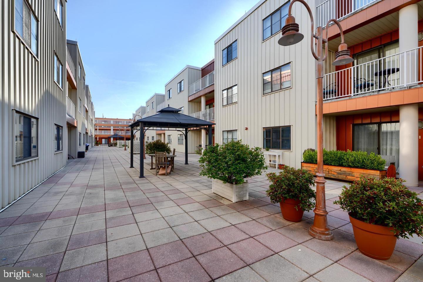 2702 LIGHTHOUSE POINT E 631