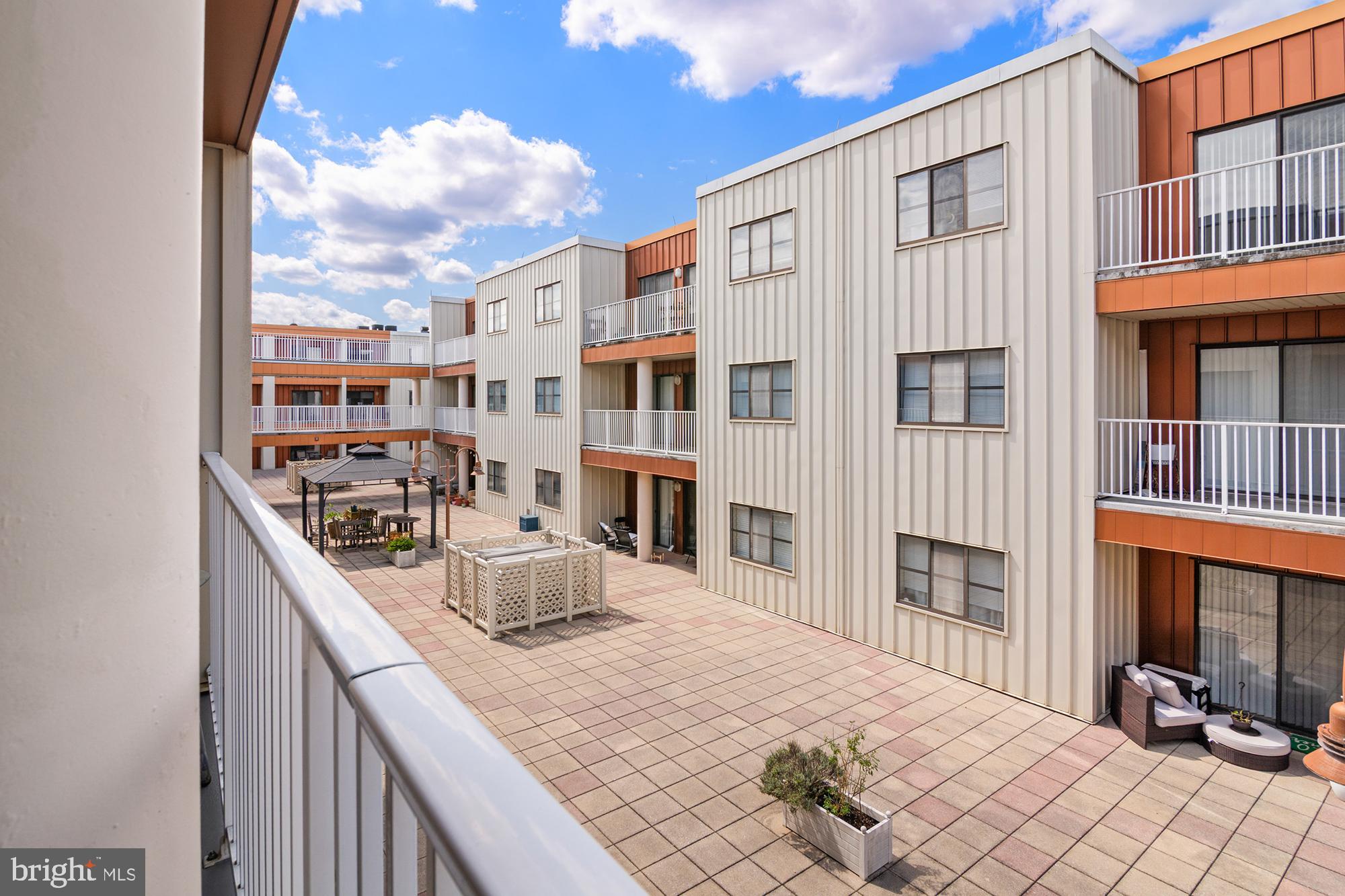 2702 LIGHTHOUSE POINT E 631