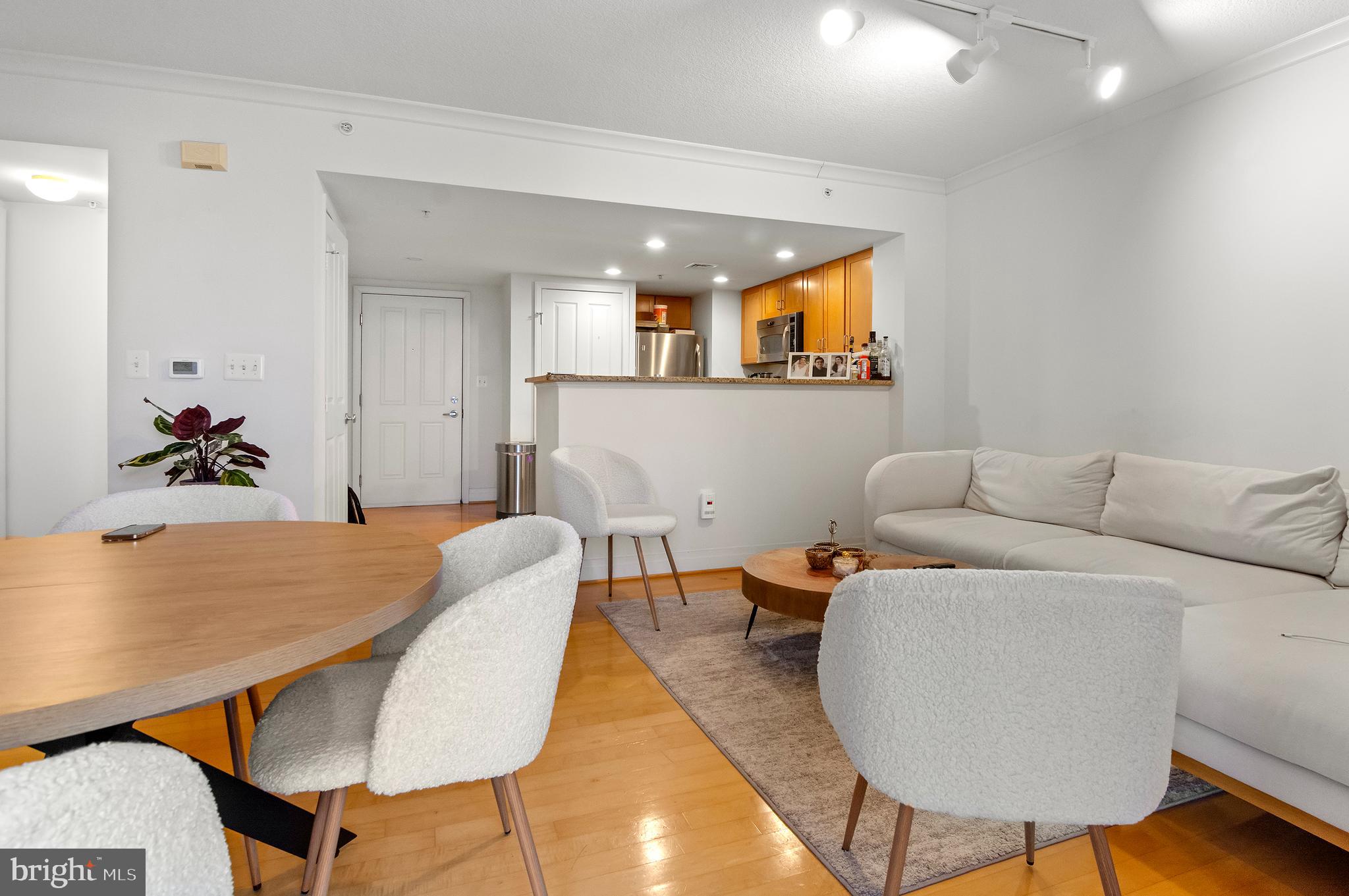 414 WATER STREET 2504