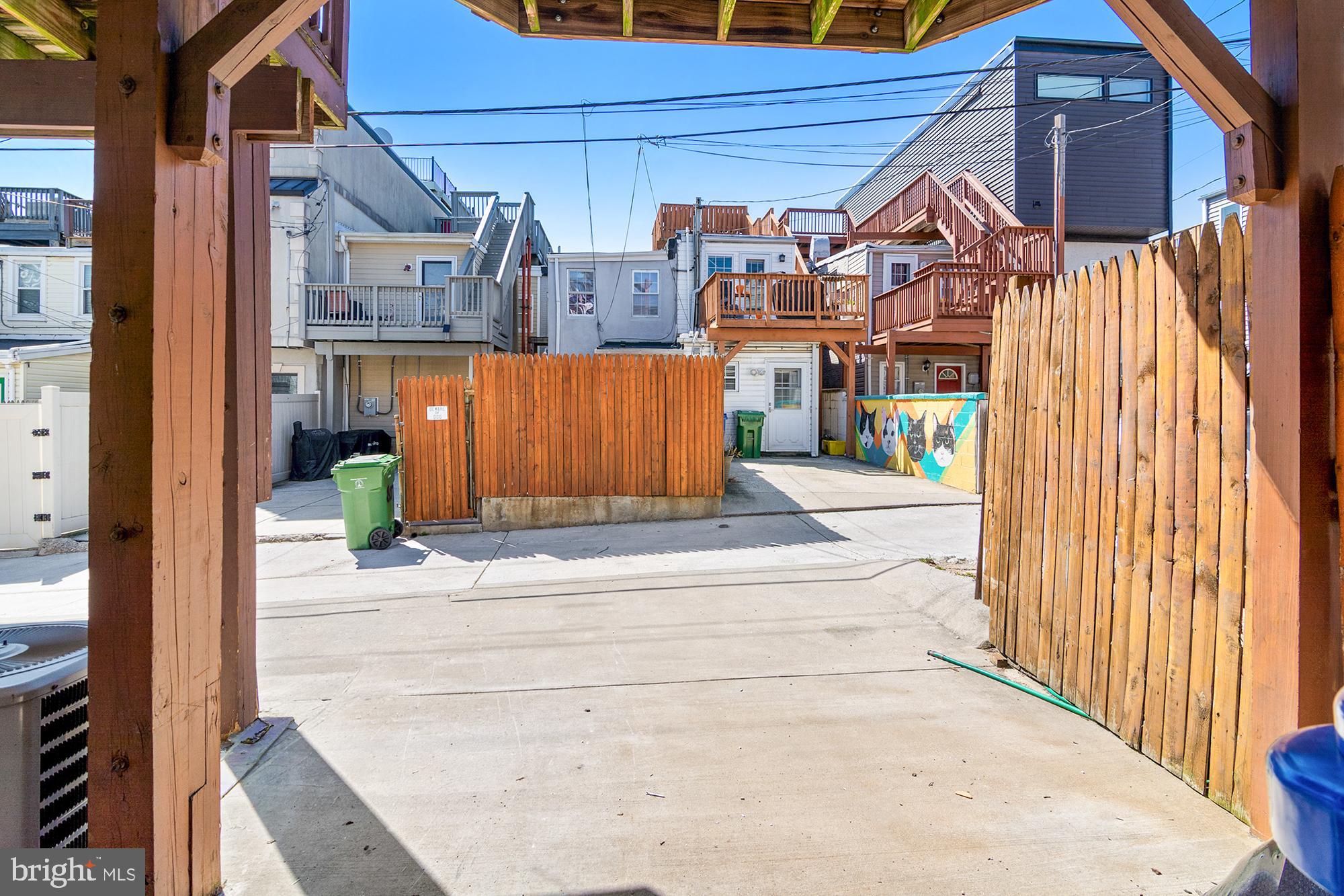 806 S BOULDIN STREET