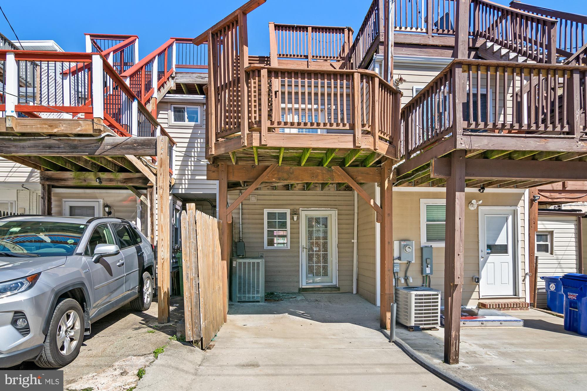 806 S BOULDIN STREET