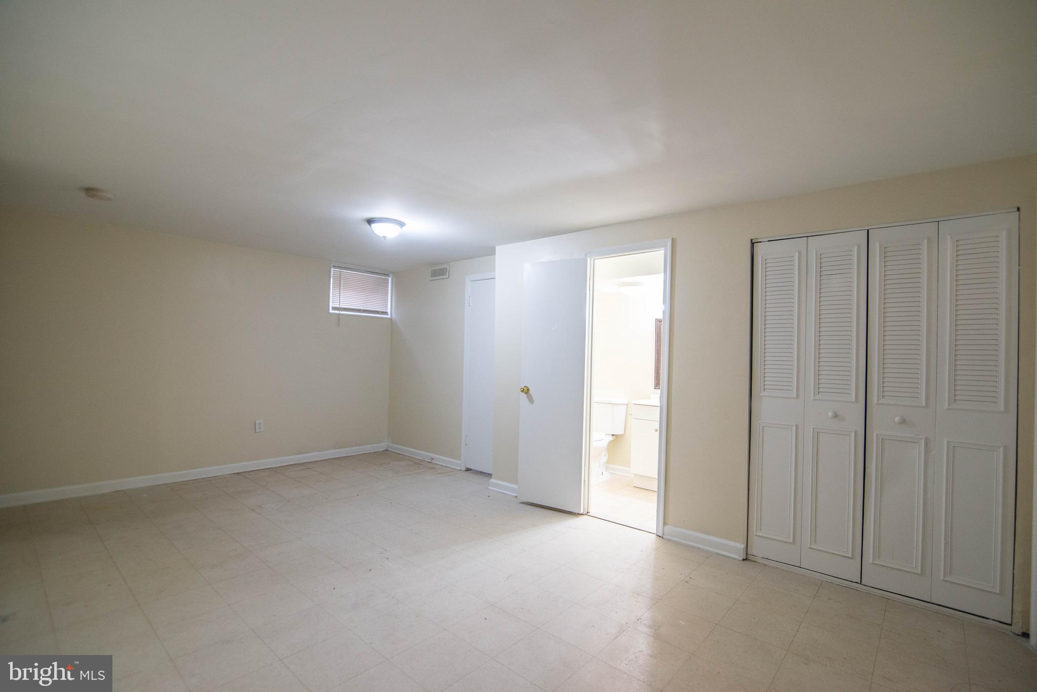 11 TOP VIEW COURT
