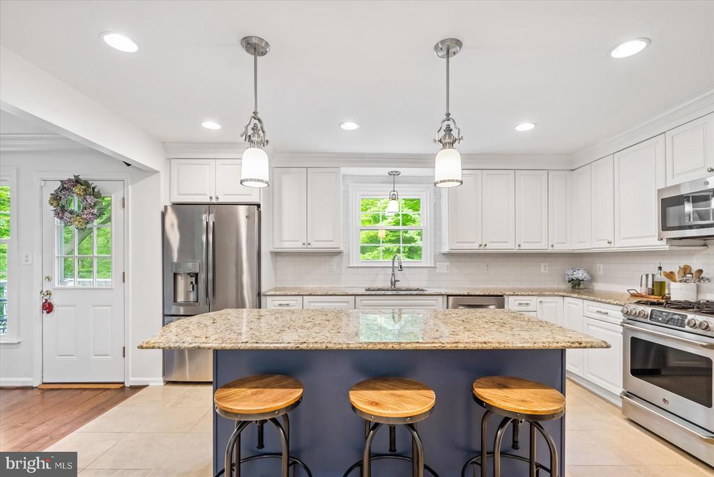 13804 SUMMER HILL DRIVE